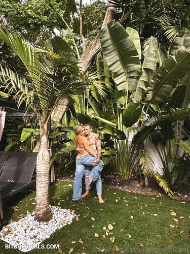 104613644838627057489223492472811748784 thumbnail