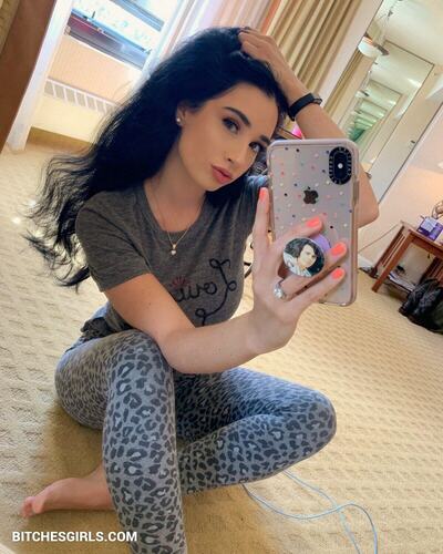 18591028617985853848972917781915220106 thumbnail