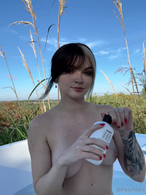 18877df76b885a508edf87572d723bc3963589812cb6d43ebd3ab8e7e66210dc thumbnail