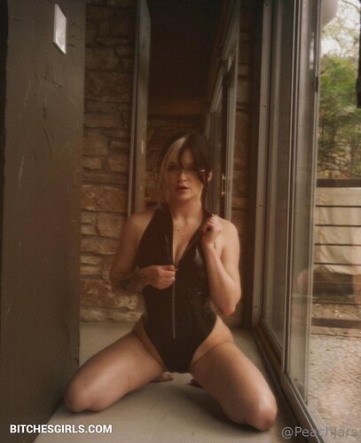 241487333426174326889884326528898649924 thumbnail