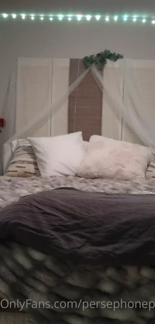 e984e935de8c7129cfebad5ee422debc37e3efceb38b300f418752f55ab8bafb thumbnail