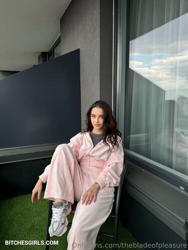 106065569455662007484408950516460836276 thumbnail