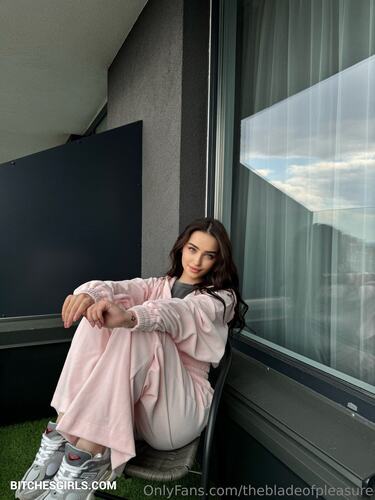 114039484512548932296636444839948122422 thumbnail