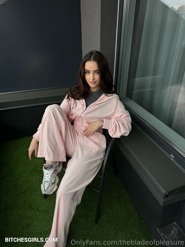 265315776930947220504359416452807544960 thumbnail