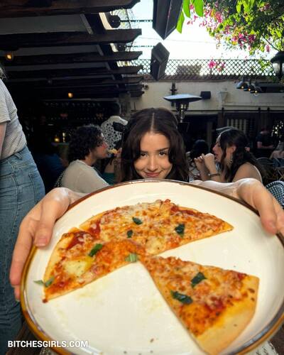 19042138637392720194178238912581076713 thumbnail