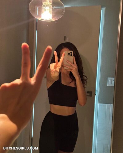 292068052807284374346591842899717889356 thumbnail