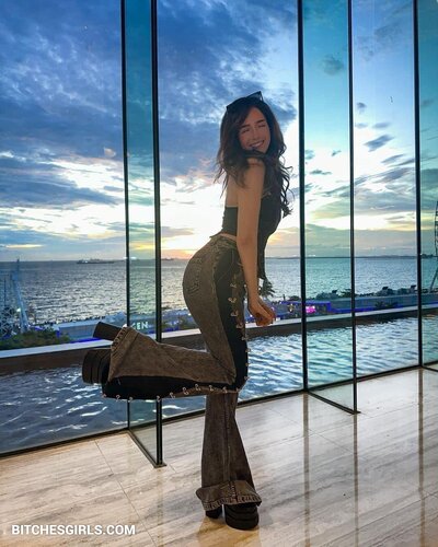 261592388055296009389986982783426798441 thumbnail