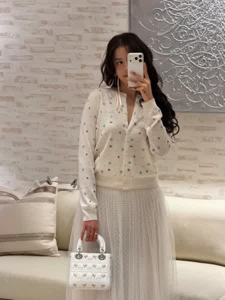 e92a8a84fcc73851bc454b54172caf34d7a0f4a5fc3192ac257792be3c8fa48c thumbnail