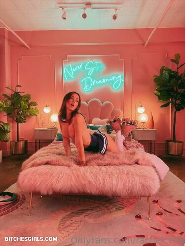 199479239319546248391733266423766043699 thumbnail