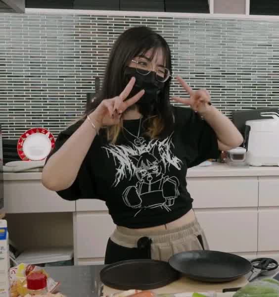 02f451ac75962e998dd2490814e1f8d52e0d78c7b67a2a53e4dff559297fd99a thumbnail