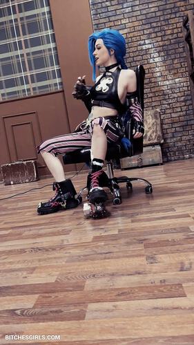 242969287856928609675376913649300645355 thumbnail