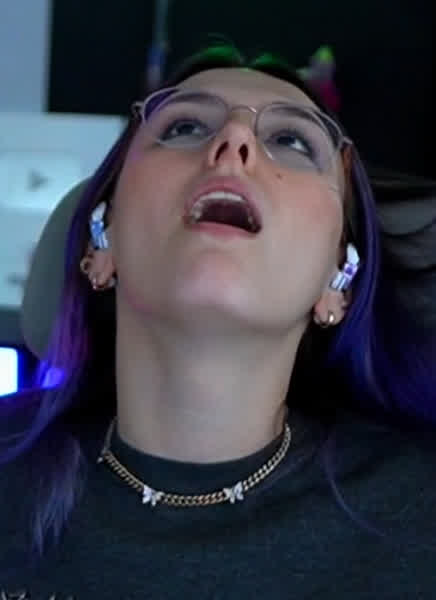 b5627aaacaf1d0d9644a7f153f983cfced34bdeaf2d8b77d10136b008d9bec8f thumbnail