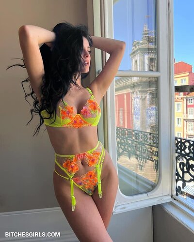 327517510045804430657672448484603644076 thumbnail