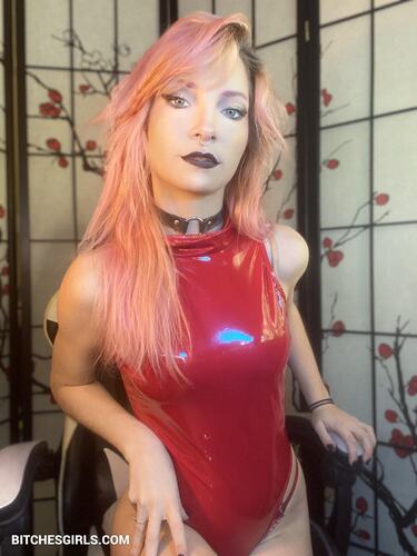 147263781630450552677619169271545917300 thumbnail