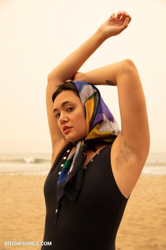 14394042339537408658038235996036512415 thumbnail