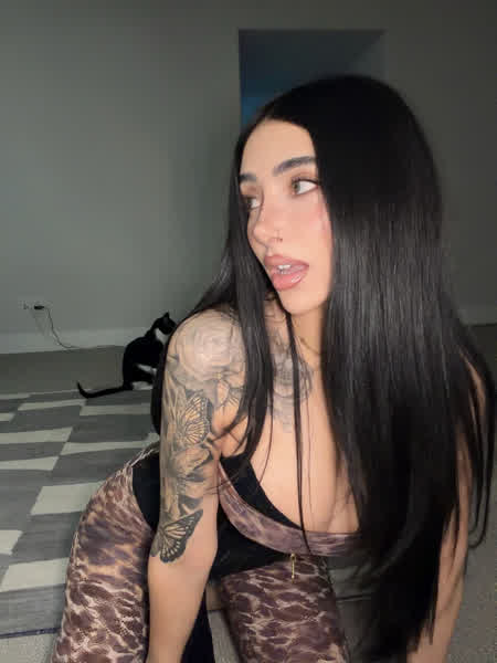 f5648cc0c2e64f83e693f2ffee225fdbf3177bafe2c2cf1185d59999c47ef5cd thumbnail