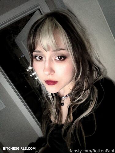 287223995820773678854786881531304552671 thumbnail