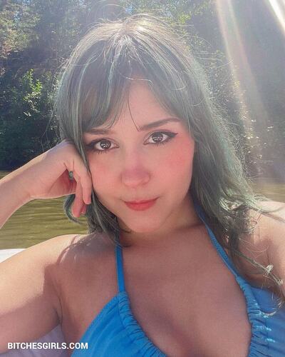 84370838379605354828212577838920840008 thumbnail