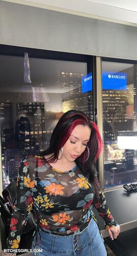 255337813194725580662097739917484519382 thumbnail