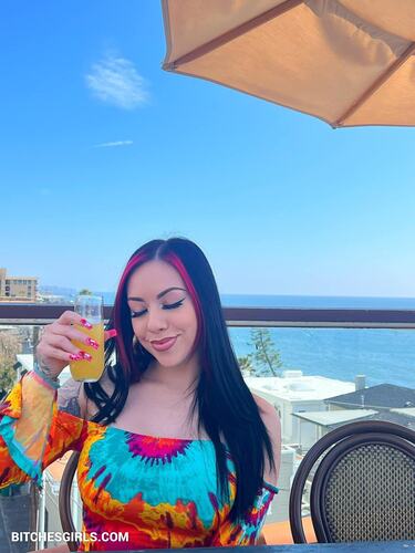 102038659962291541239569307842287249782 thumbnail