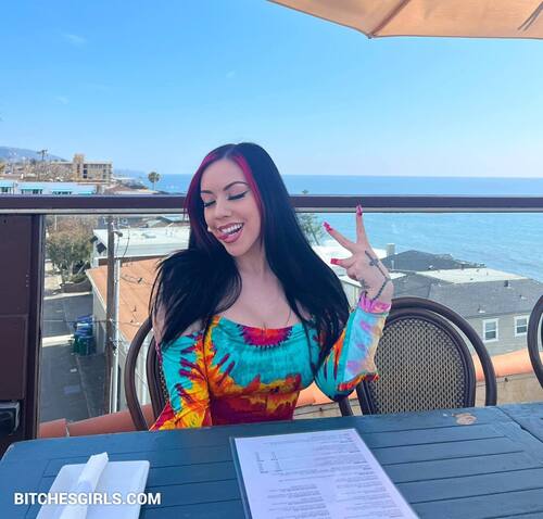 333680469630025340641208096347643713072 thumbnail