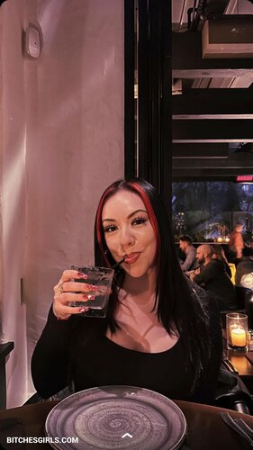 147233653289736085812411645650884709585 thumbnail