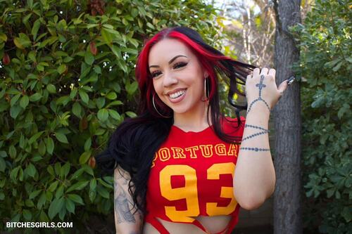 219712968444652103208306902682065872300 thumbnail