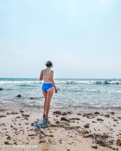 277842843873381784811815600349827073502 thumbnail