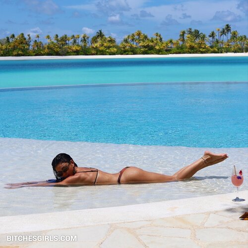 104364963340994690484041532624975588622 thumbnail