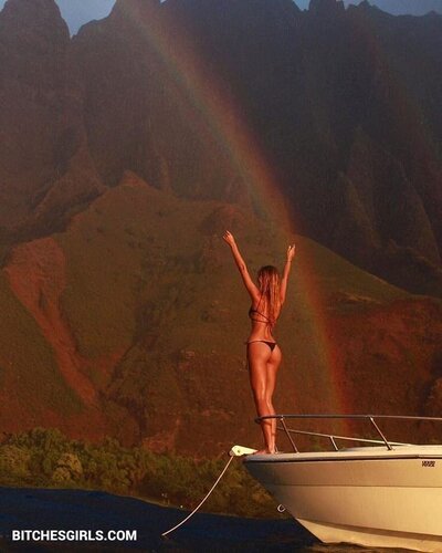 327031696132197858712019578042577401017 thumbnail