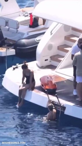 42151392113794213967712304237797455419 thumbnail