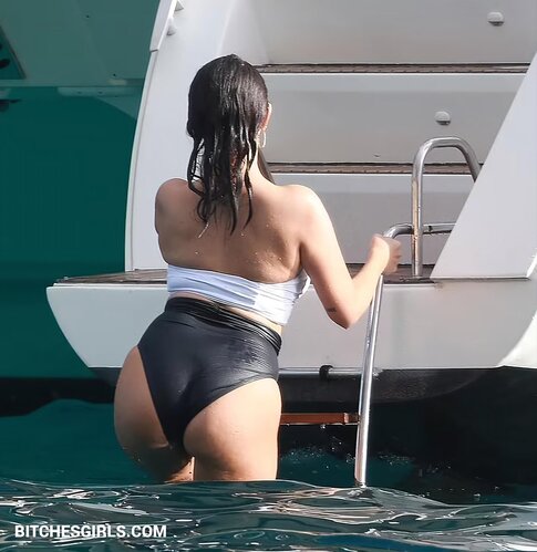 81931067359739373255320465041044701240 thumbnail