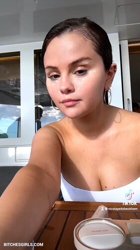 135945877418770649918165148088619921012 thumbnail