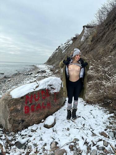 Serenity Cox Petite Naked Girl - Hotwife Onlyfans Leaked Naked Photo