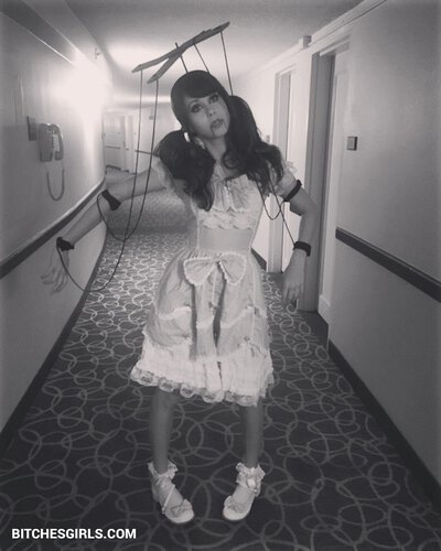 255078995054332513977516563949266873558 thumbnail