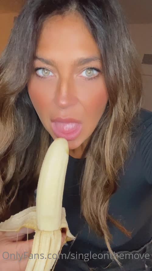 2326a185db078aa916643ba9eba2e49dfd39b8e6c2b2ca2f3d1b06944f75f760 thumbnail