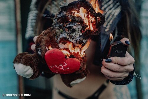 204730386969987547855924550365716465735 thumbnail