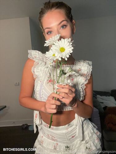 161914705976371388371144545536179493765 thumbnail