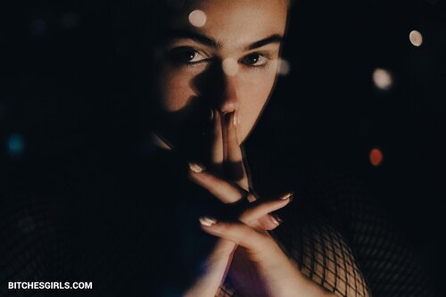 28640356333822402404760577934558975859 thumbnail