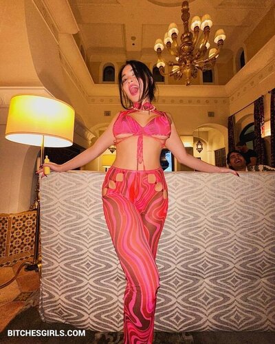 22766829556589544612326952571510094040 thumbnail