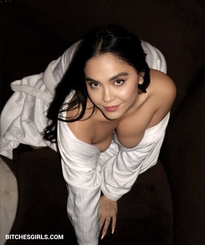 209997132627886428988603260151851697804 thumbnail