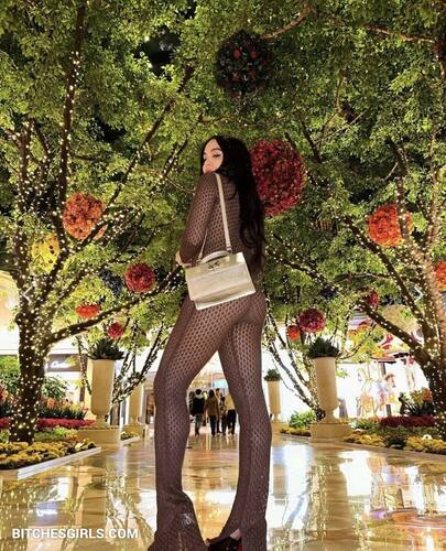 21188353268903543193592774098210860741 thumbnail