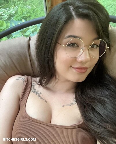 185037382984972005726911569002953276444 thumbnail