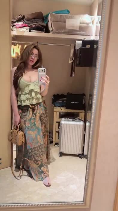 Susiputri Curvy Indonesian Videos - Sedangsibuk_ Tiktok Nude Archive