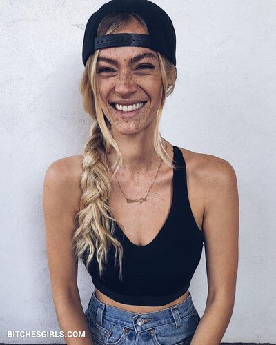 331698960039938248286900280665979633696 thumbnail