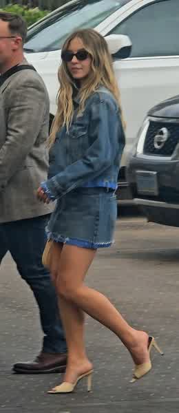 1a4aadb86c570dd1bf5bbb2c06183f3bf503b568f38b34a6cf207d4184a2f445 thumbnail