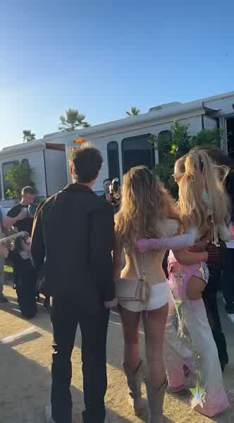 f81813fe090073d407ed6995e4f46e3336f4b1d8fd42a0ff29a0734a4a0db801 thumbnail