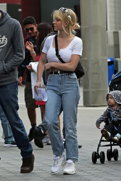 0a5d7fc8a59a557d8d47b62354b07d337ee54c3aee261f8b7a85d9371753ce84 thumbnail