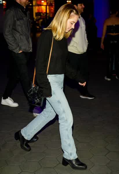 68dd3230e13c9ace57ee91fdfd07e7e7927991bb8fb7330eb5ecea76e10ac7ff thumbnail