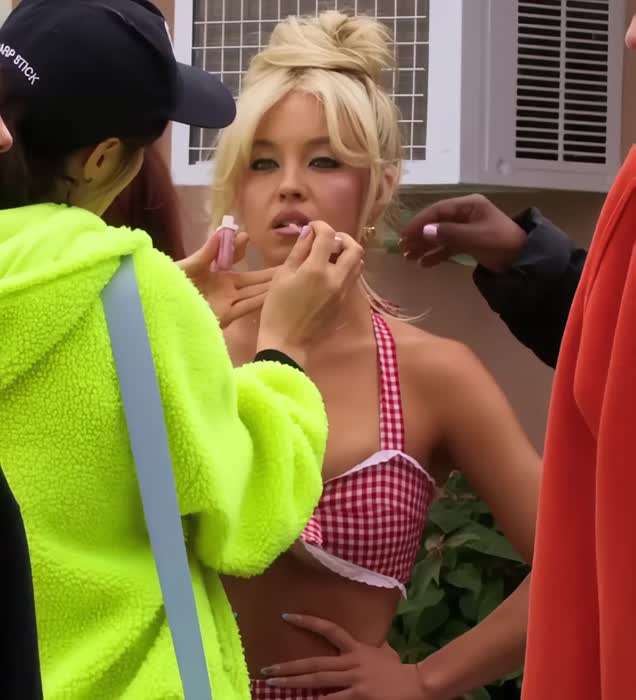 a981bd79ba13eb21f8856c663246b7123f6a0cf3817cc553747a0e90389dd371 thumbnail